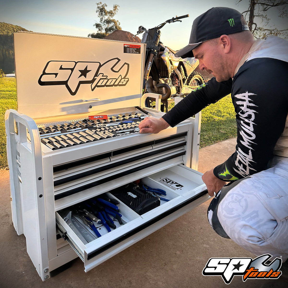 Toolkit 250Pc Metric/Sae - White 7 Drawer
